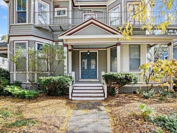 72 Cypress St APT 1, Brookline, MA 02445