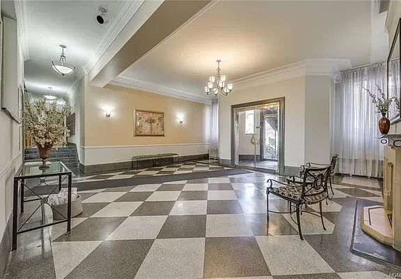5th image of 3656 Johnson Ave APT 1H