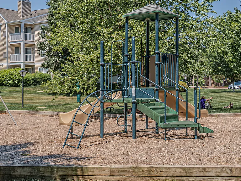 Saratoga Square — Photo 15