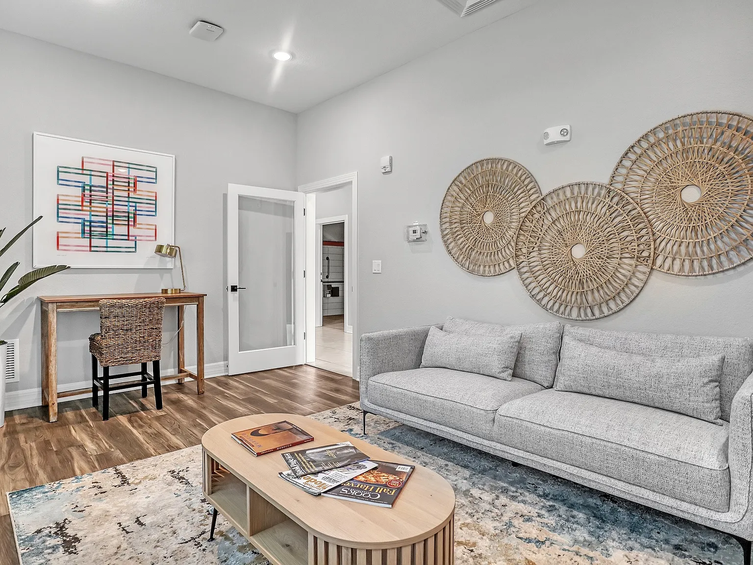 Palm Breeze Apartments — Photo 4