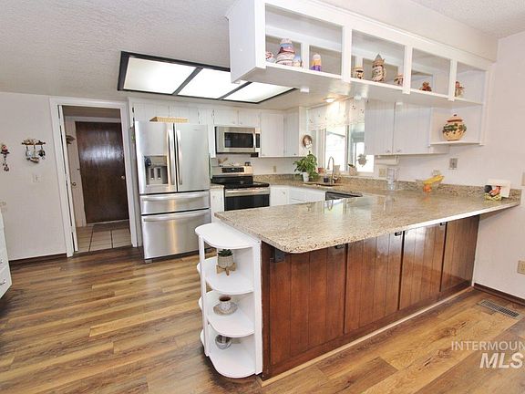 5th image of 650 N Spyglass Way