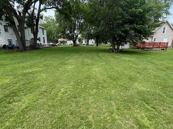 305 Ontario St, Storm Lake, IA 50588