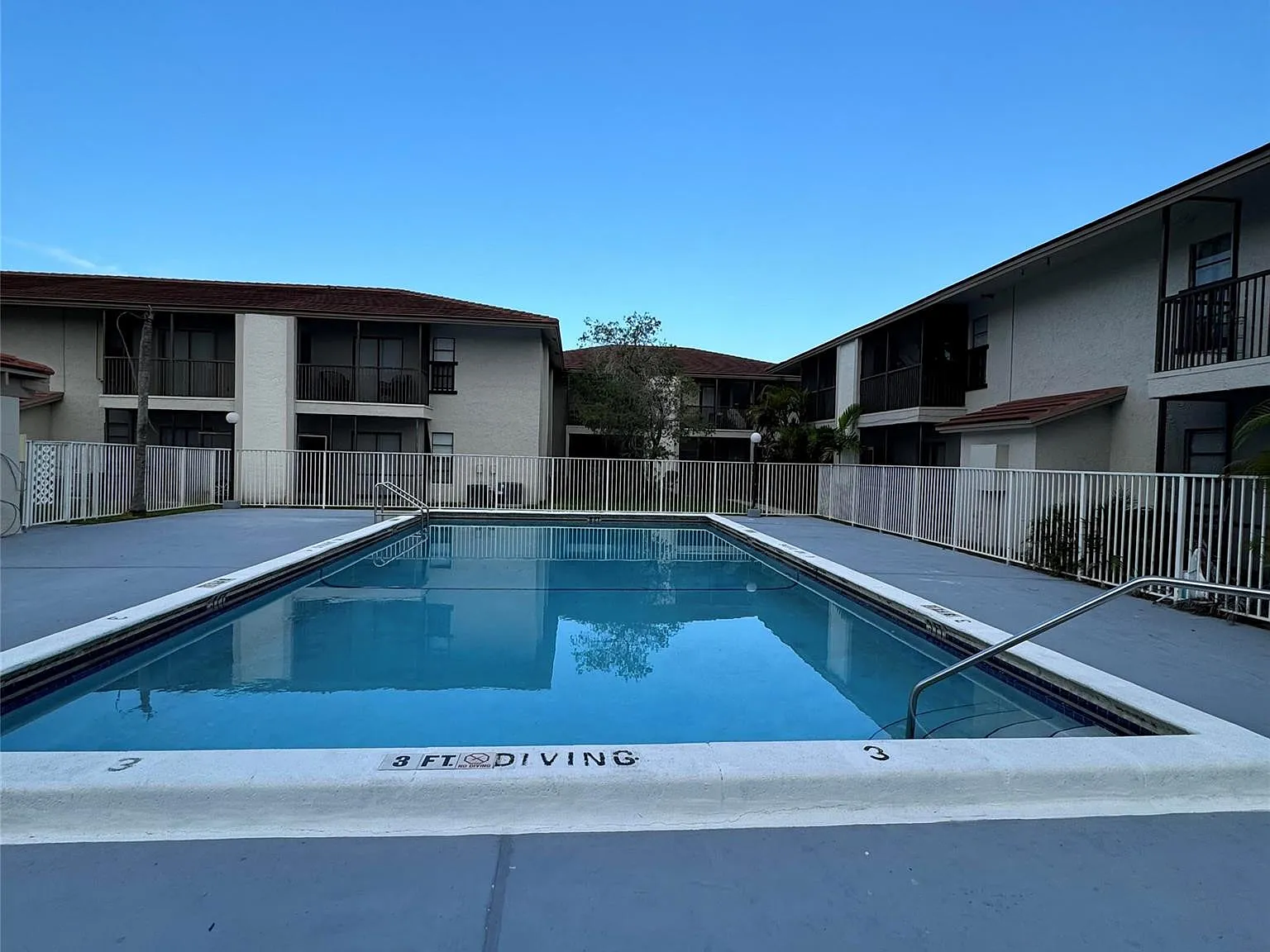 2 bed, 2.0 bath, 800 sqft, $1,750 — Photo 2