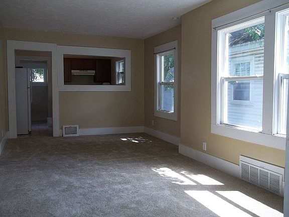 3rd image of 313 S Hayford Ave