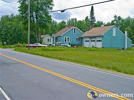 6 car garage/1470 frontage on road