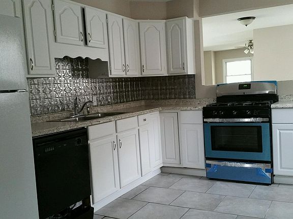 3rd image of 317 Quincy Ave