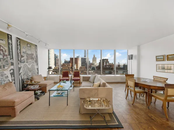 870 United Nations Plaza image 1 of 13