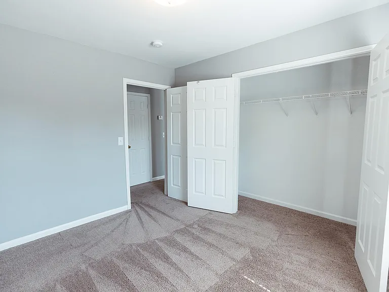 1310 N Rutherford Blvd — Photo 22