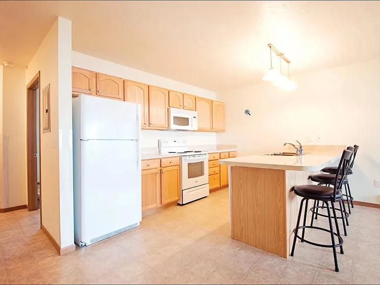 Welcome to Southdale Apartments, where modern living meets comfort! Enjoy an open kitchen layout with sleek appliances and ample counter space, perfect for entertaining. Make your move today and elevate your lifestyle! Contact us for more information.
