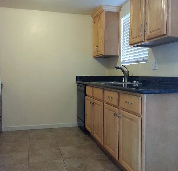 8936 N El Dorado St #8936 — Photo 3