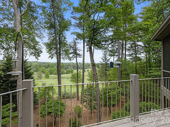 5th image of 209 Pineholt Ln