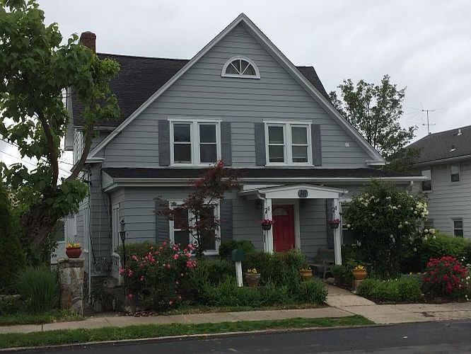 1st image of 141 Gainsborg Ave E #1R
