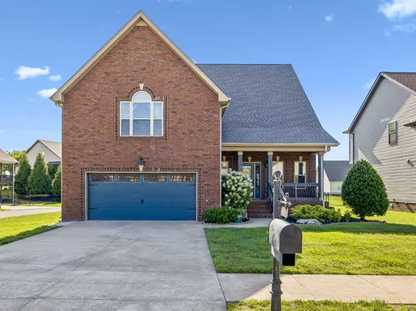 1129 N Ja Tate Dr, Clarksville, TN 37043