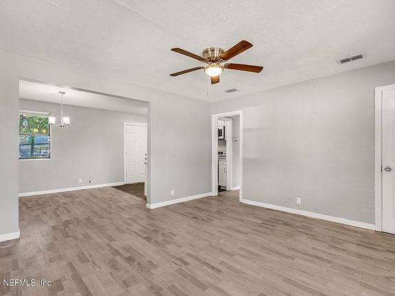 4th image of 1201 SKYE Drive E
