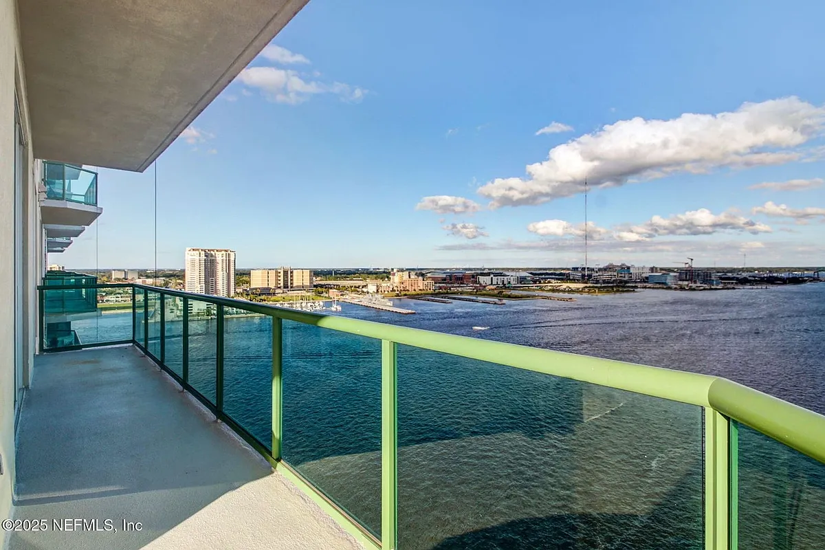 Building Photo - 1431 Riverplace Blvd #1710