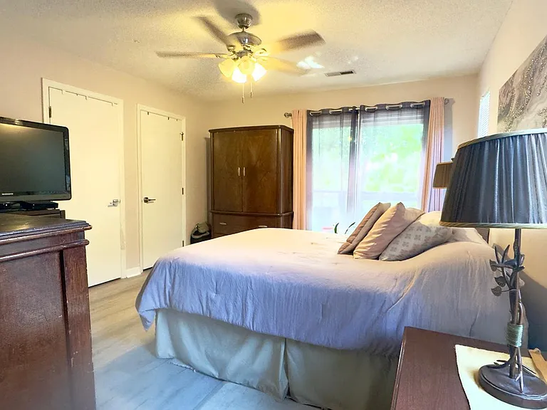 402 Forest Park Rd #D — Photo 8