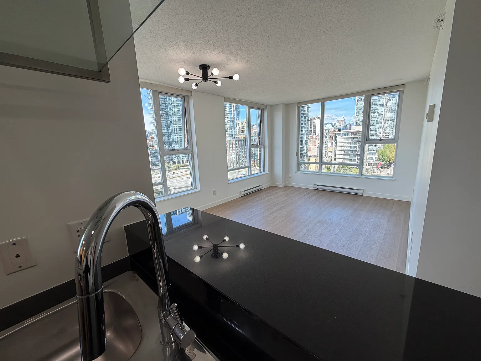 550 Pacific Street Vancouver — Photo 4