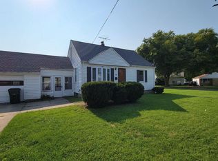 16 Berwyn Dr, Bedford, OH 44146