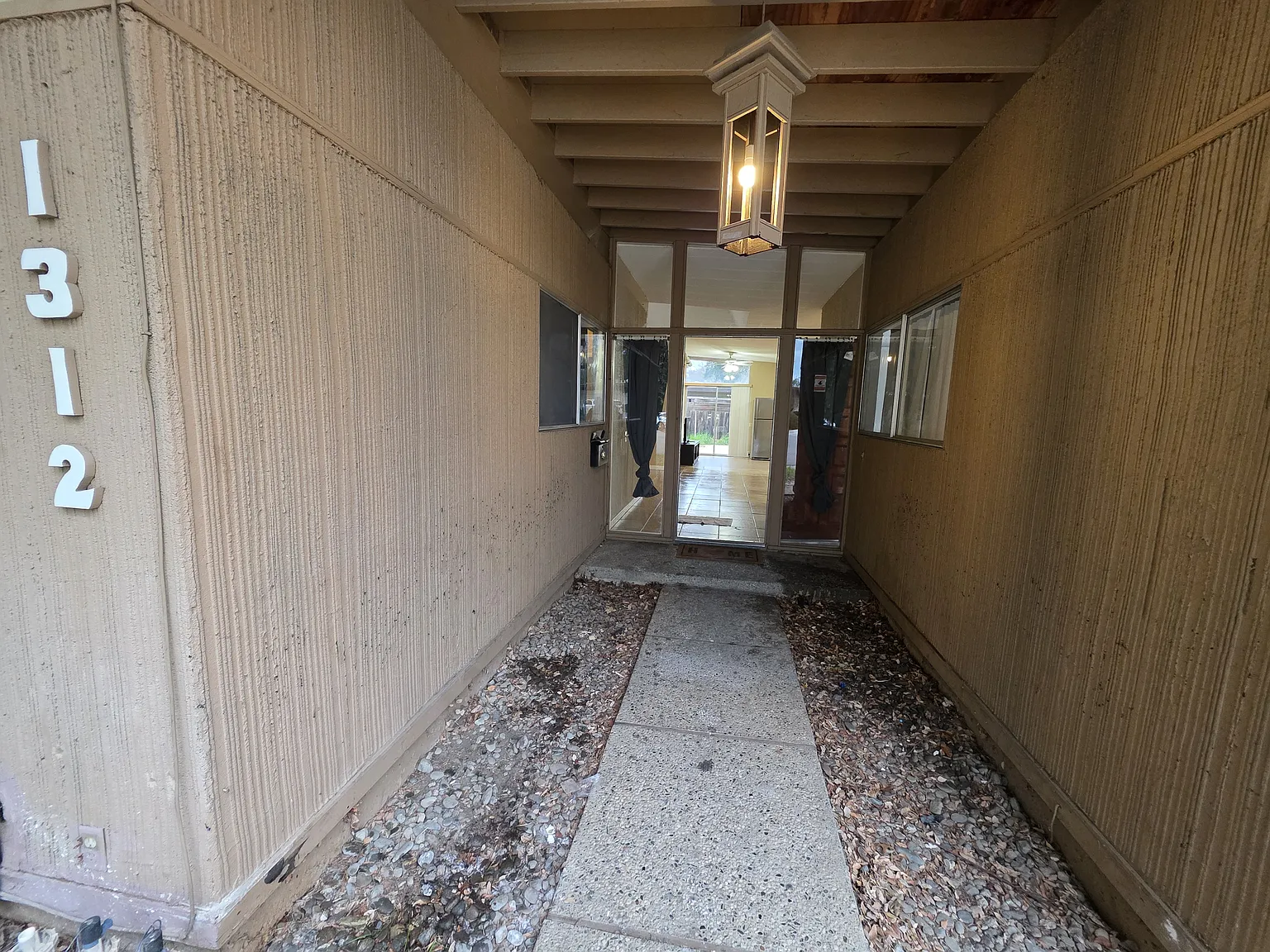 1312 Toyon Place — Photo 3