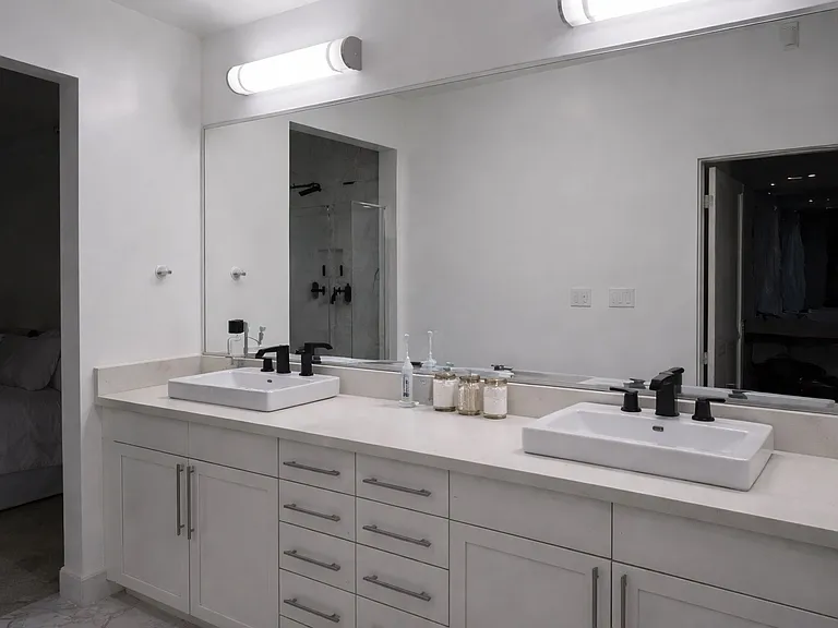 300 E 4th St #402 — Photo 15