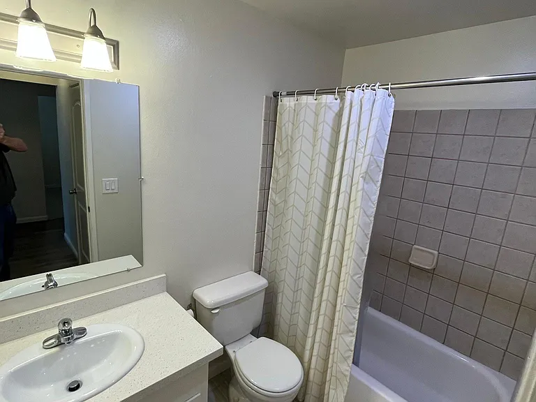 585 Macarthur Blvd #3 — Photo 7