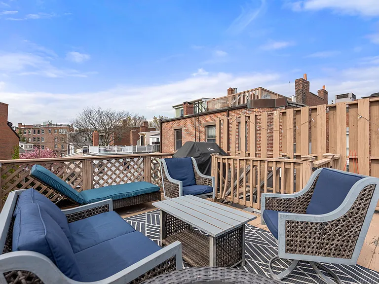 40 Chestnut St #2 — Photo 18
