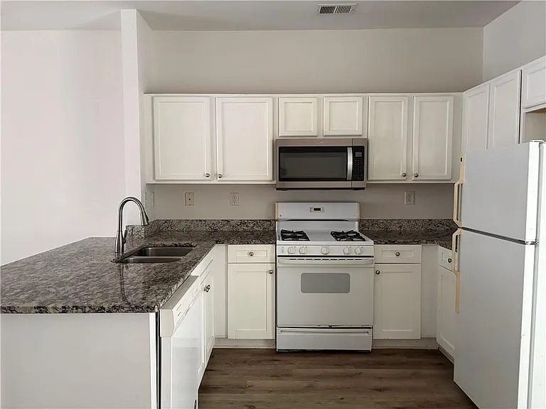 1581 Cove Creek Cir — Photo 5