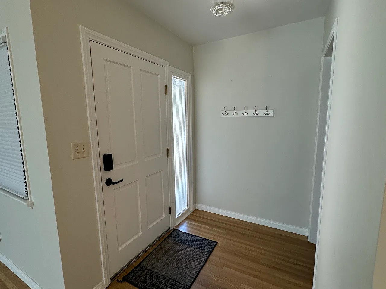 4 bed, 1677 sqft, $7,200 — Photo 2