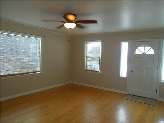 5th image of 2711 Glenwood Ln