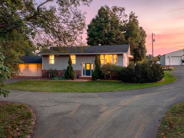 48900 Dogwood Ave, Rush City, MN 55069