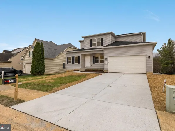 211 Princess Caroline Ct, Edinburg, VA 22824