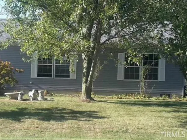 904 Clearview Dr, Churubusco, IN 46723