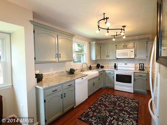 3rd image of 5122 Pumphrey Dr