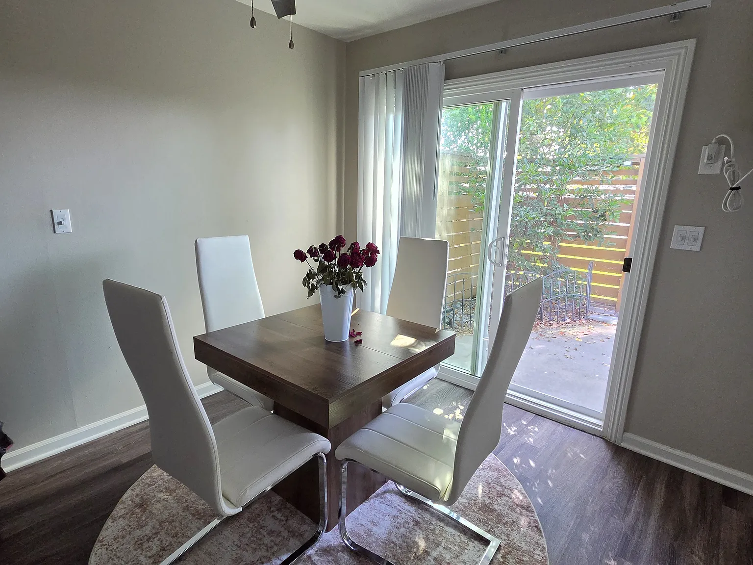 124 N Tustin Ave — Photo 4