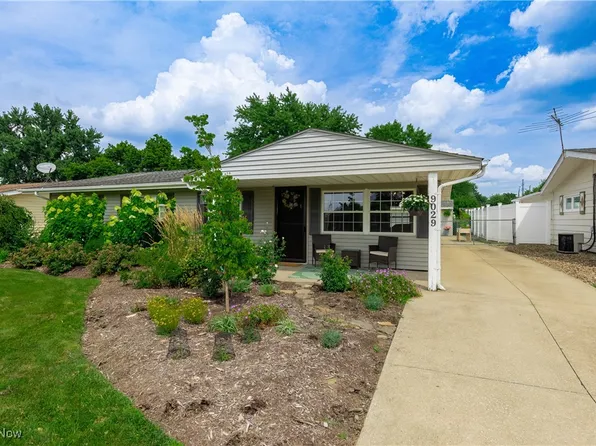 9029 Cambridge Dr, Northfield, OH 44067