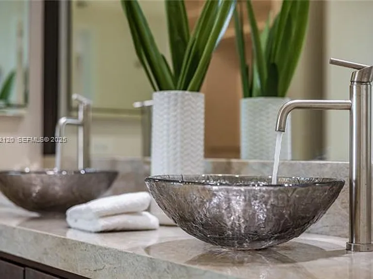 615 Ocean Dr #6A — Photo 12