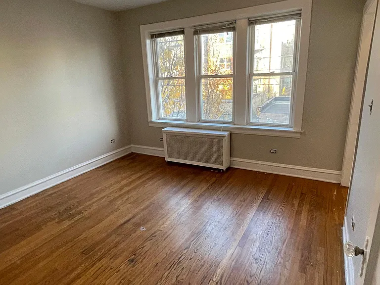 7737 S Yates Blvd — Photo 5