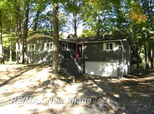 667 E Whitethorn Dr, Midland, MI 48640