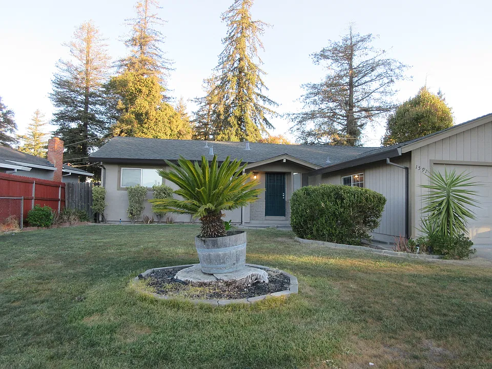 1591 Belinda Way