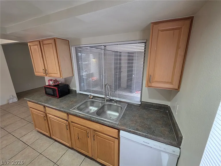 1440 Vegas Valley Dr #8 — Photo 29