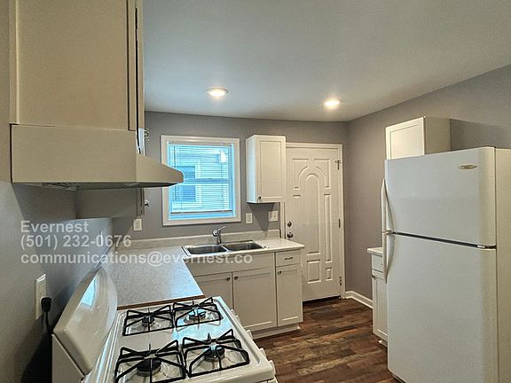 3rd image of 736 N Montgomery St