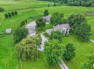 7030 Mansion Rd, Chatham, IL 62629