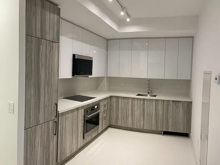 2481 Taunton Rd #902 — Photo 8