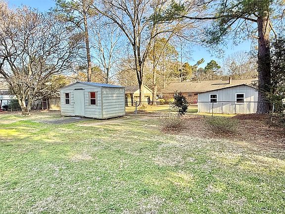 5th image of 6 Glendale Dr