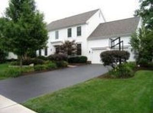 4936 Hampsted Sq E, New Albany, OH 43054