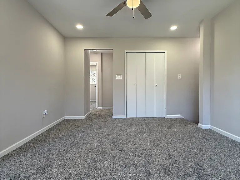 142 Joliet St SW #B — Photo 11