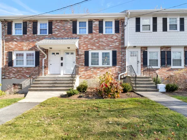 57 Clough Rd Unit 57, Dedham, MA 02026