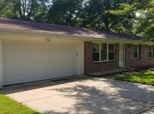 524 Ranch Dr, Ballwin, MO 63011