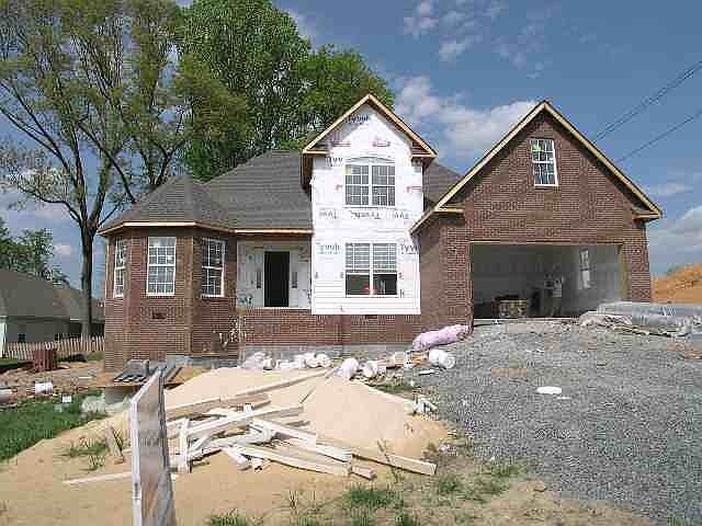 1st image of 125 Peppertree Dr NE