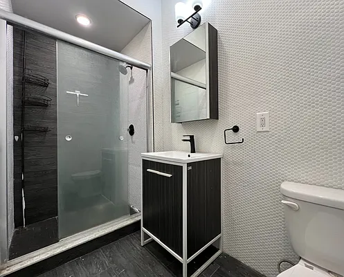 Rented by Zjama Realty Corp | media 13